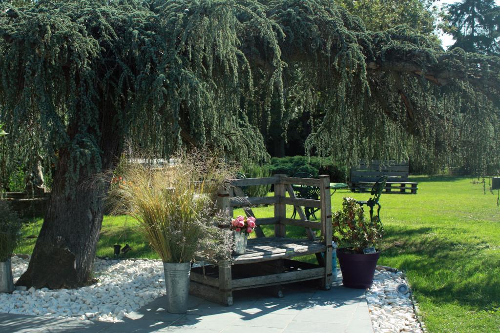 Maison Prairie Bonheur Bed & Breakfast Magny-les-Hameaux Exterior photo