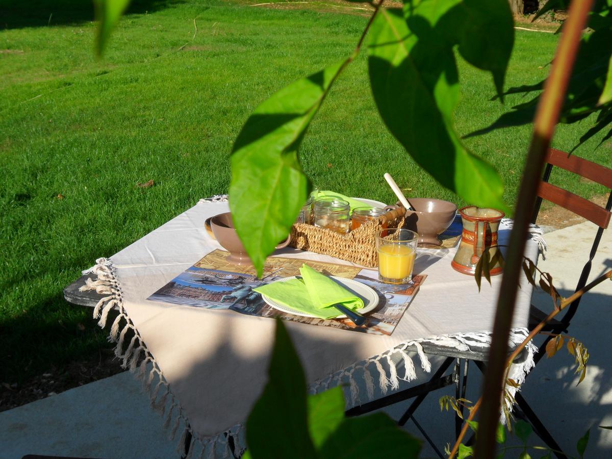 Maison Prairie Bonheur Bed & Breakfast Magny-les-Hameaux Exterior photo