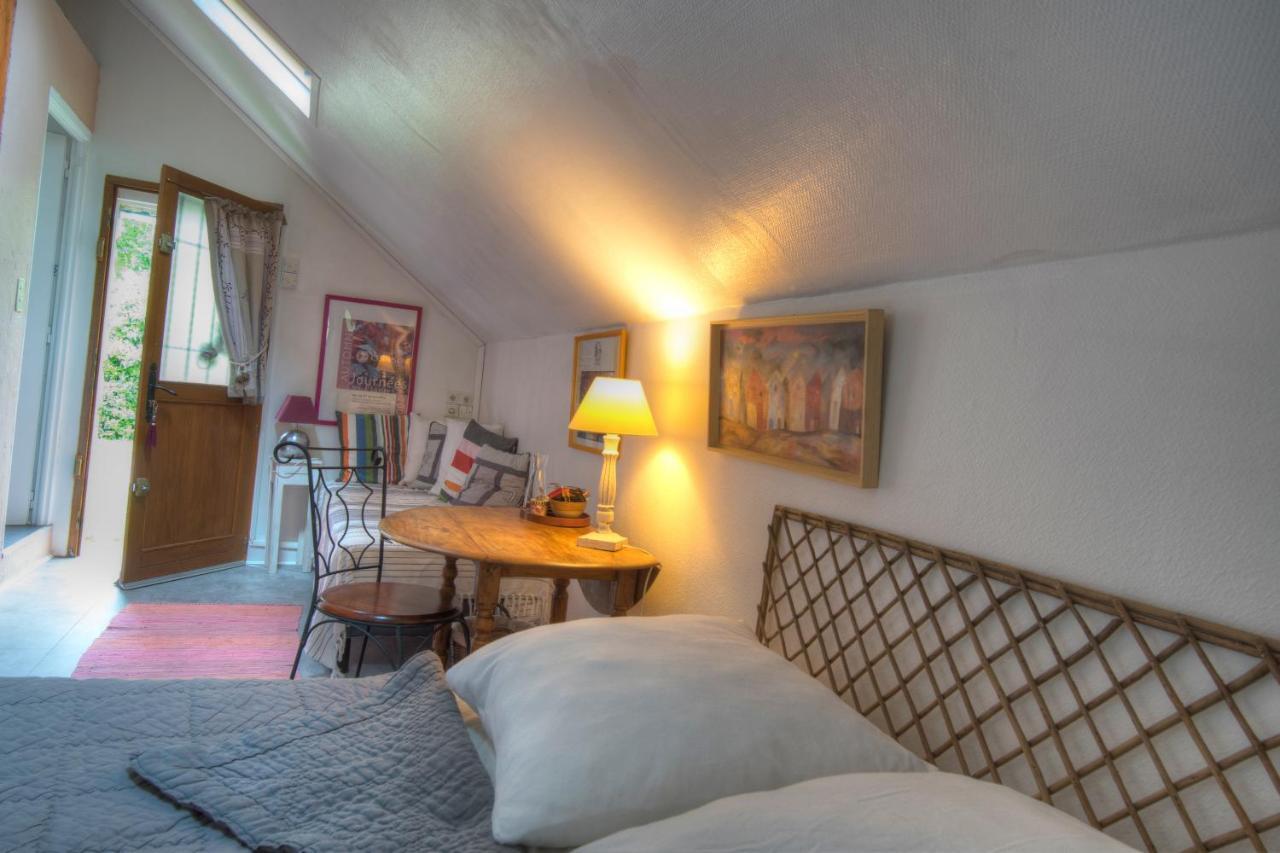 Maison Prairie Bonheur Bed & Breakfast Magny-les-Hameaux Exterior photo